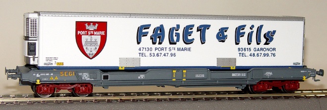 Flat car type KM with refrigerated container FAGET<br /><a href='images/pictures/LS_Models/30300.jpg' target='_blank'>Full size image</a>